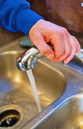 https://blockeddrainsthornlie.com.au/uploads/2025/07/blocked-sink-48497.jpg